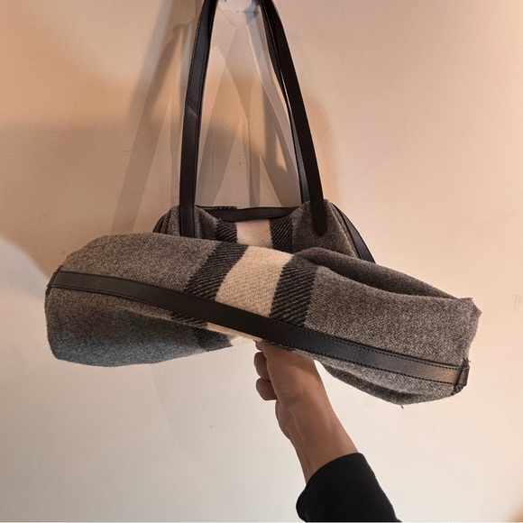 689 Fifth Avenue Collection Stylish Gray and Black Tote Shoulder Bag Fabric - Picture 7 of 14